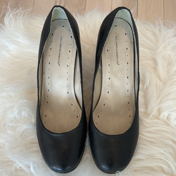 Black leather pumps 9 1/2 - Picture 3 of 5